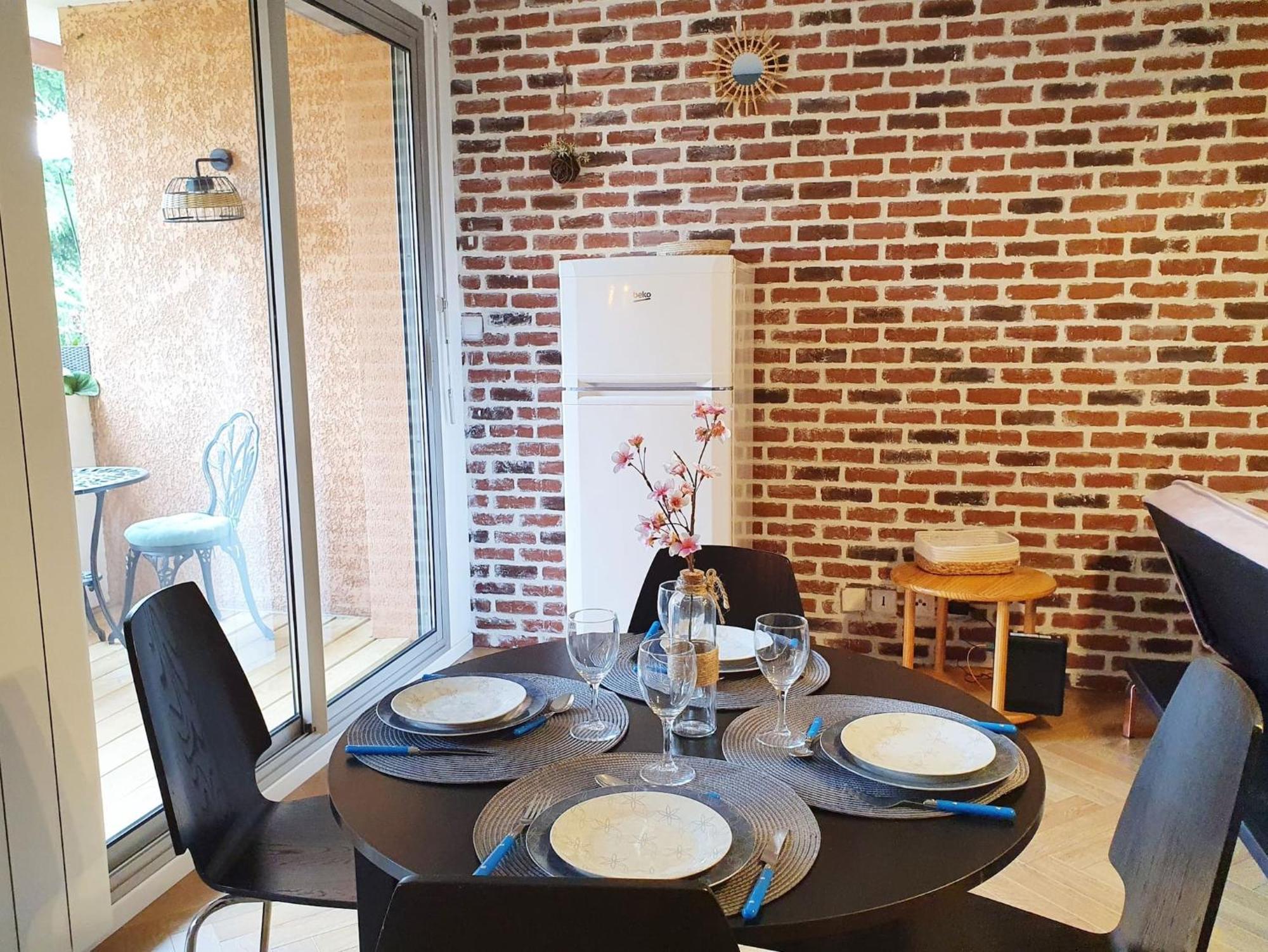Le Corneille T2 - Parking gratuit Appartement Toulouse Buitenkant foto